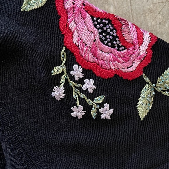M Nicole Evening Embroidered Beaded Top Stretch Roses V Neck Size L Cottagecore - Picture 5 of 8